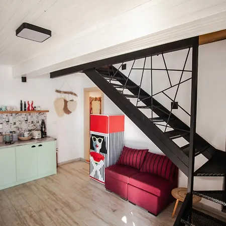 Nissaki Waterfront Apartman *