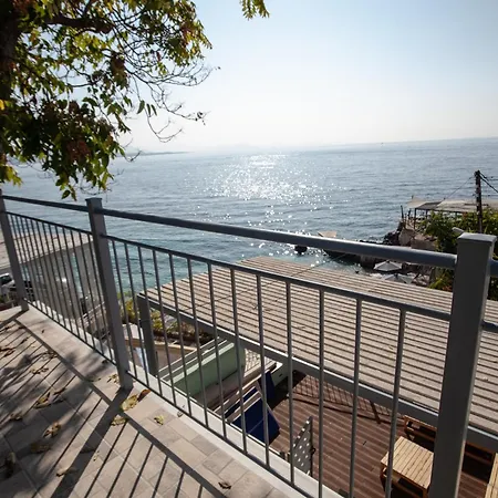Nissaki Waterfront Daire