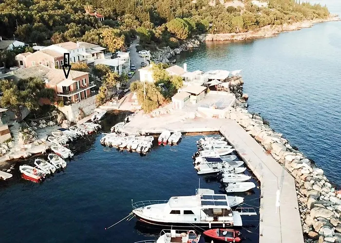 Nissaki Waterfront * Nisaki (Corfu)